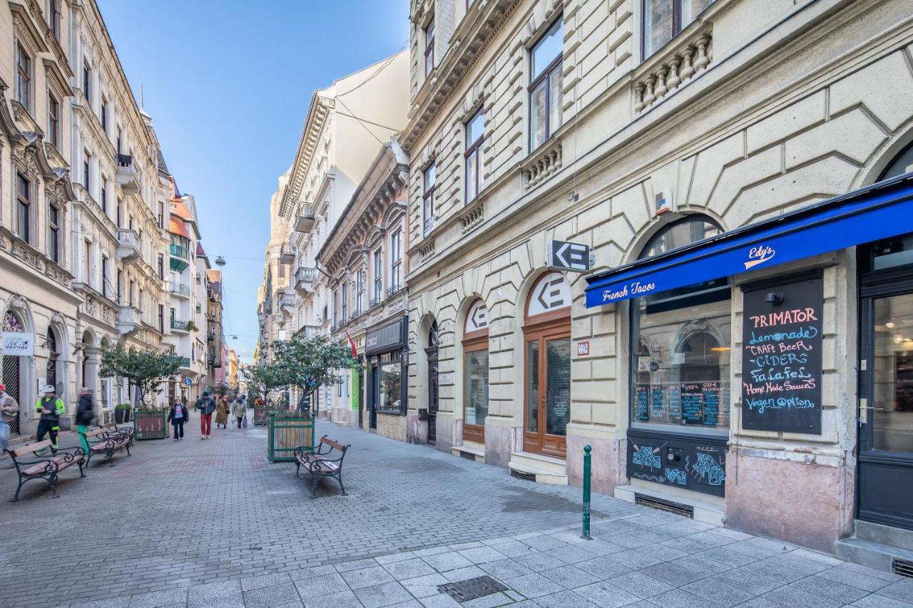 Melody Meadow Apartment Budapest Bagian luar foto
