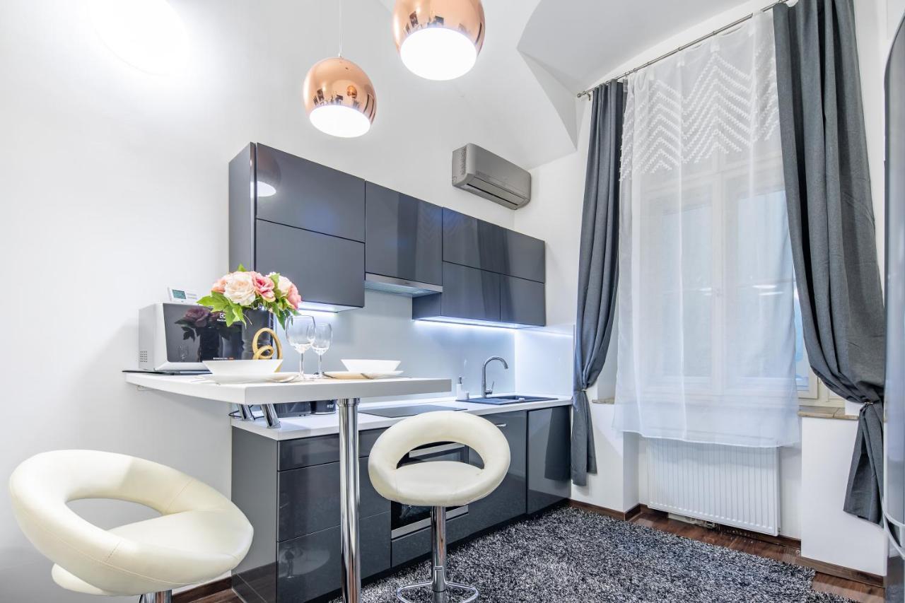 Melody Meadow Apartment Budapest Bagian luar foto