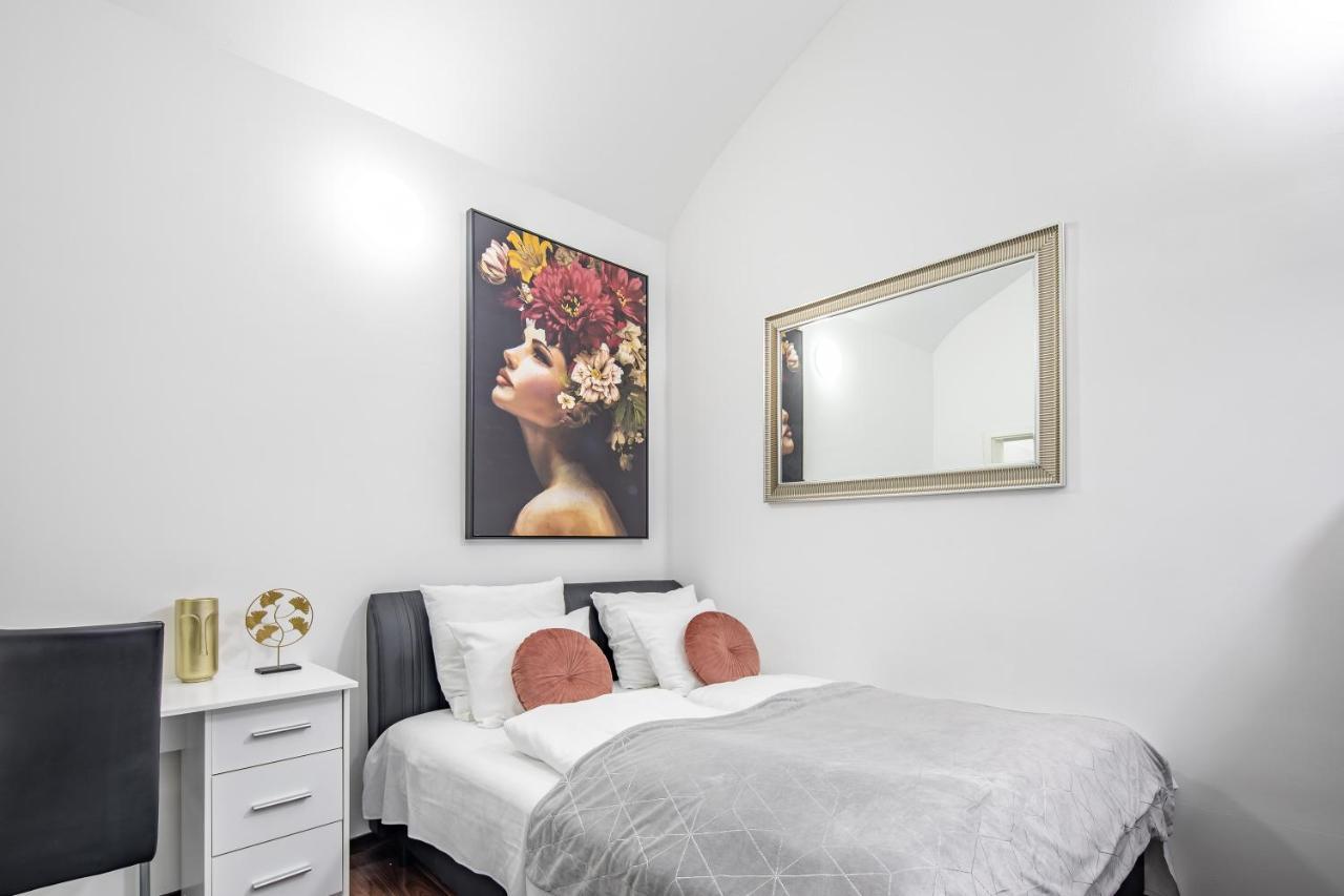 Melody Meadow Apartment Budapest Bagian luar foto