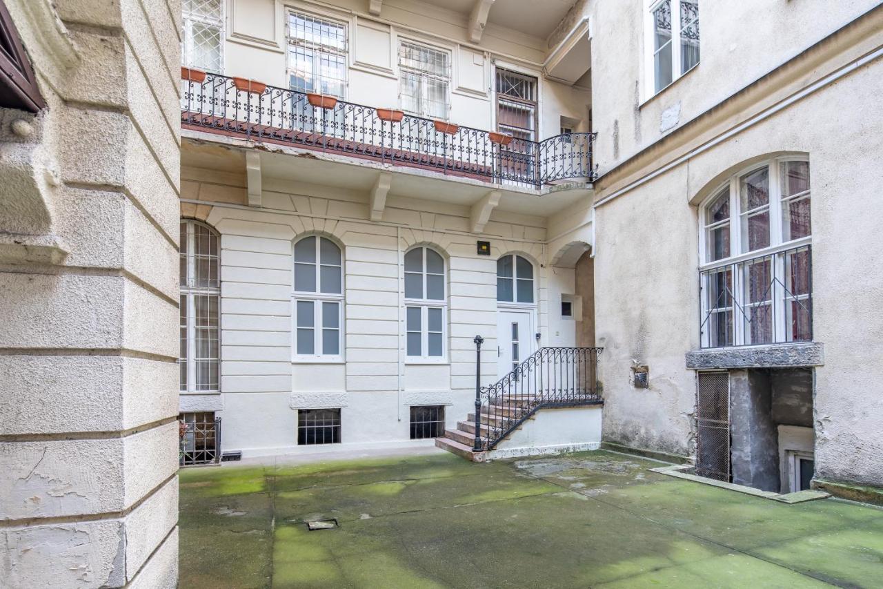Melody Meadow Apartment Budapest Bagian luar foto