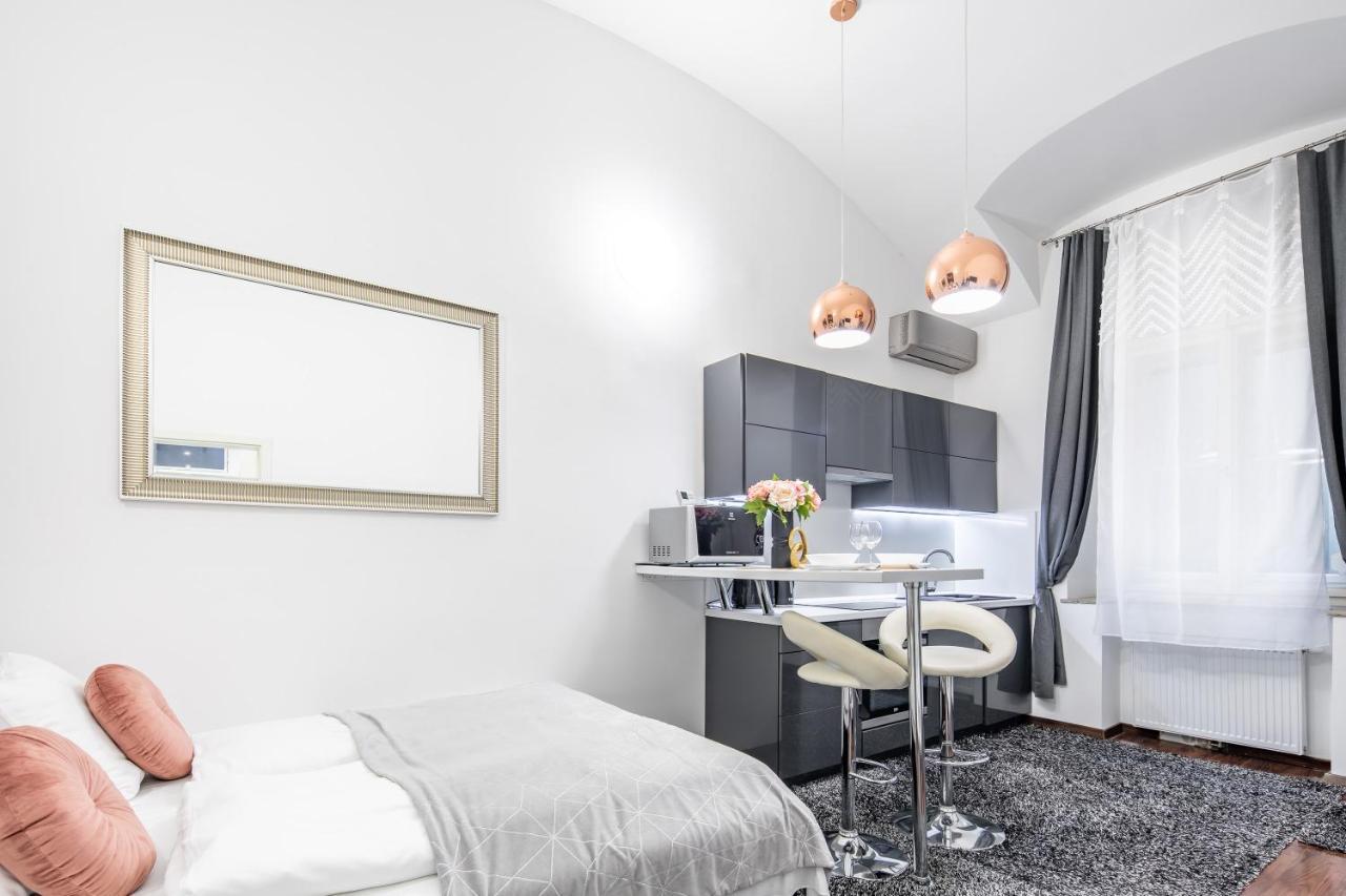 Melody Meadow Apartment Budapest Bagian luar foto