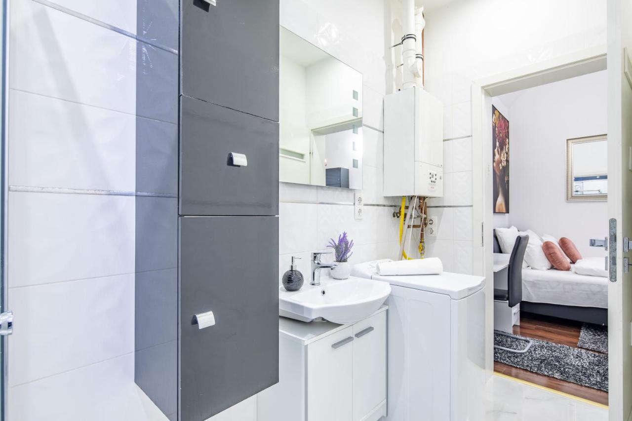 Melody Meadow Apartment Budapest Bagian luar foto